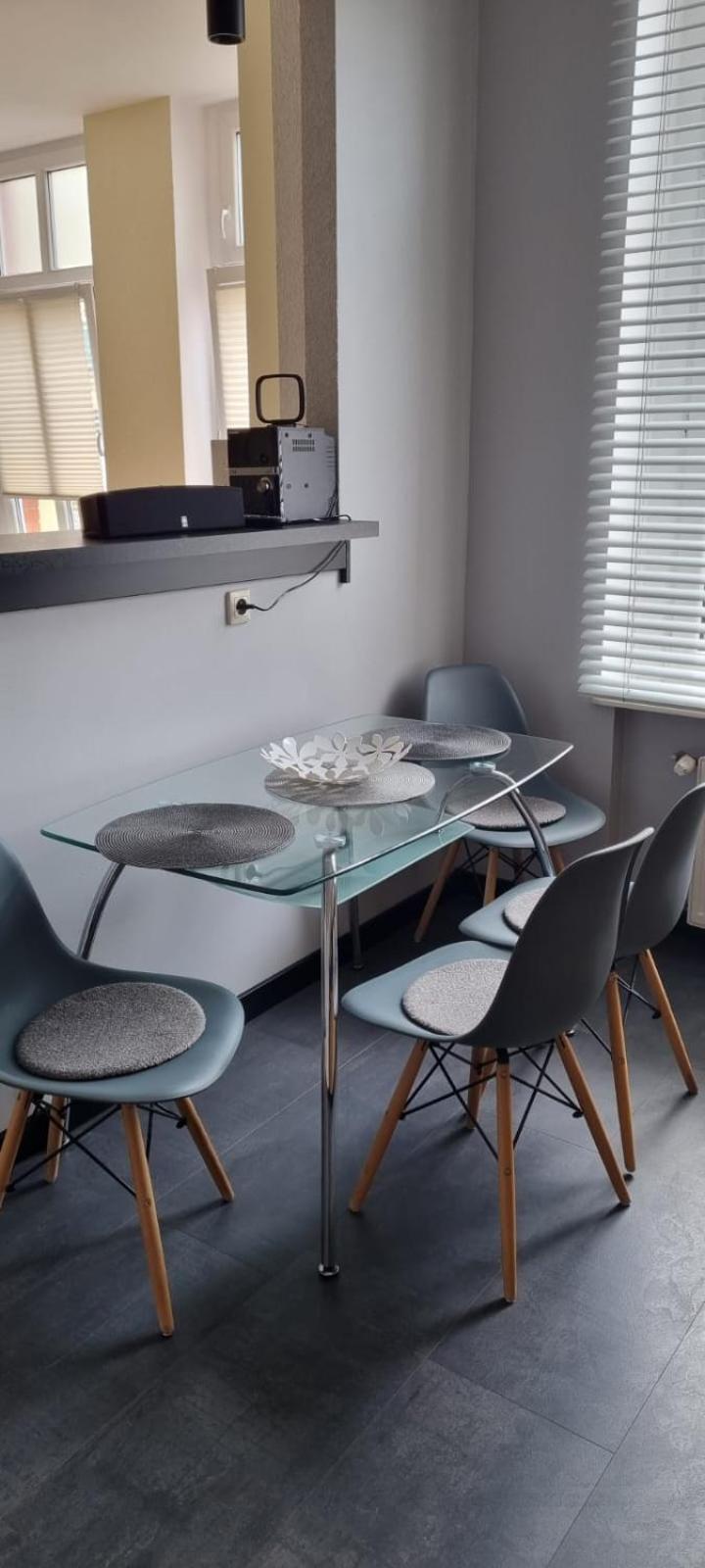 Apartamenty Lazurowy I Sloneczny Z Darmowym Parkingiem Strzezonym Jelenia Góra Quarto foto